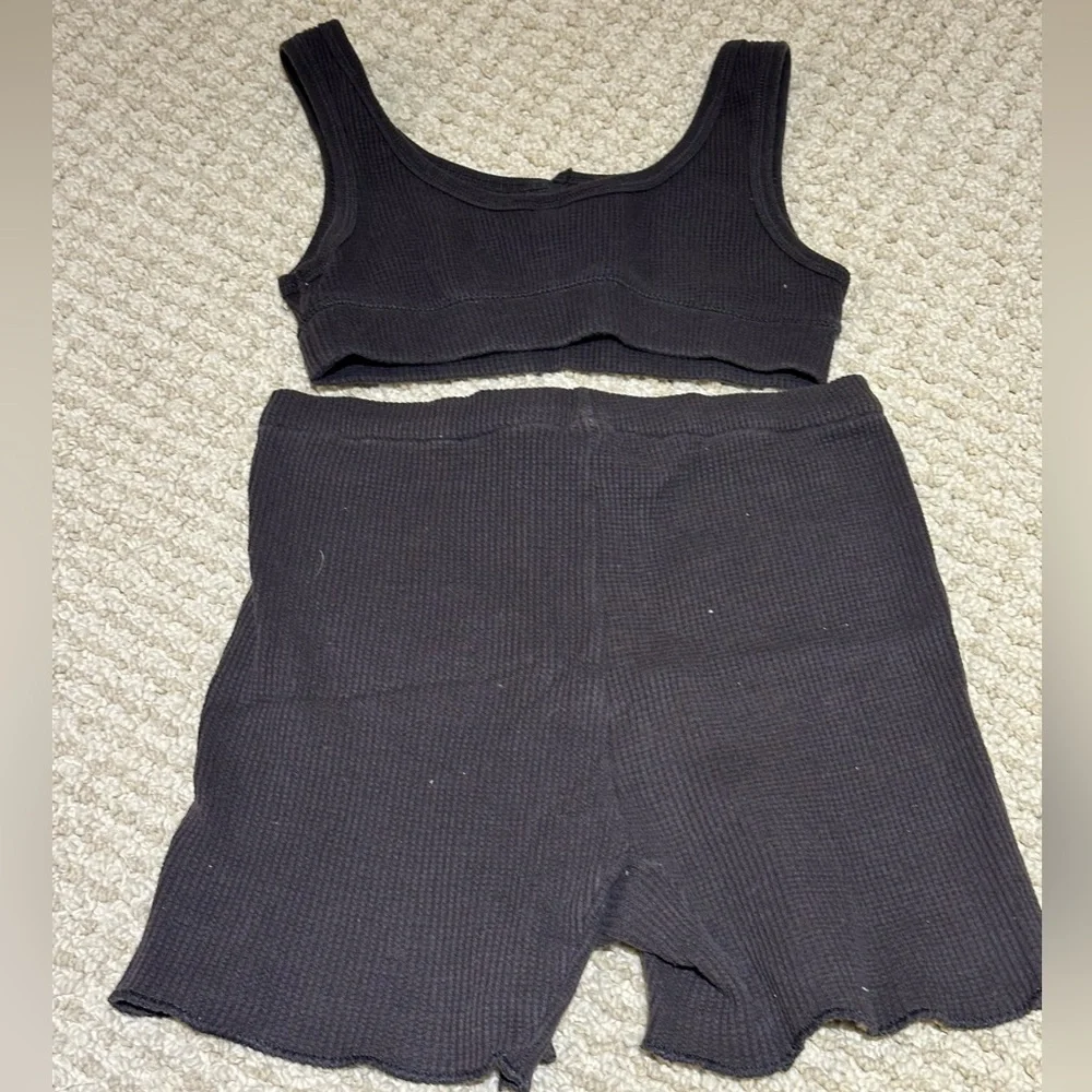 Skims Waffle Henley Shorts and Bra - Picture 4 of 4